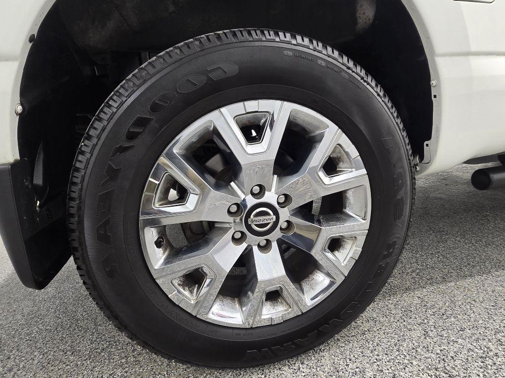 Nissan Titan Platinum Reserve Crew Cab 4WD 2021