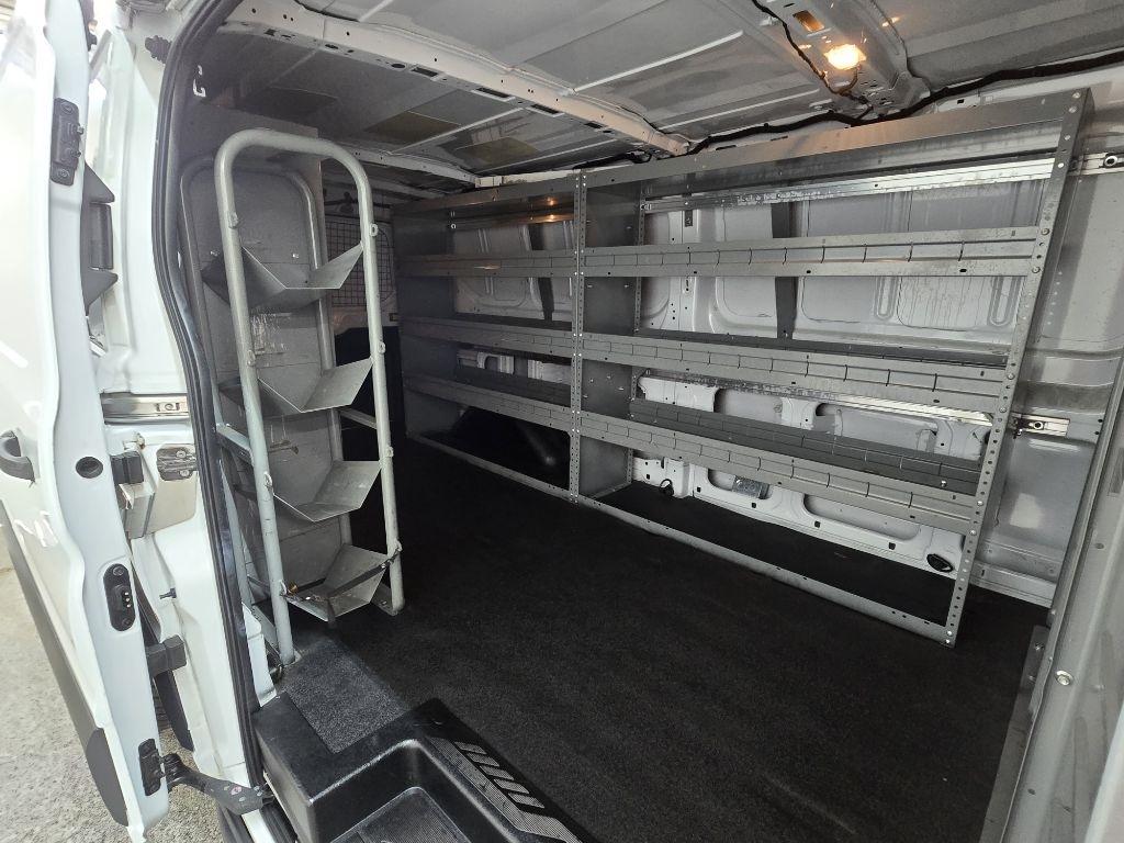 Ford Transit 350 Van Low Roof w/Sliding Pass. 148-in. WB 2015