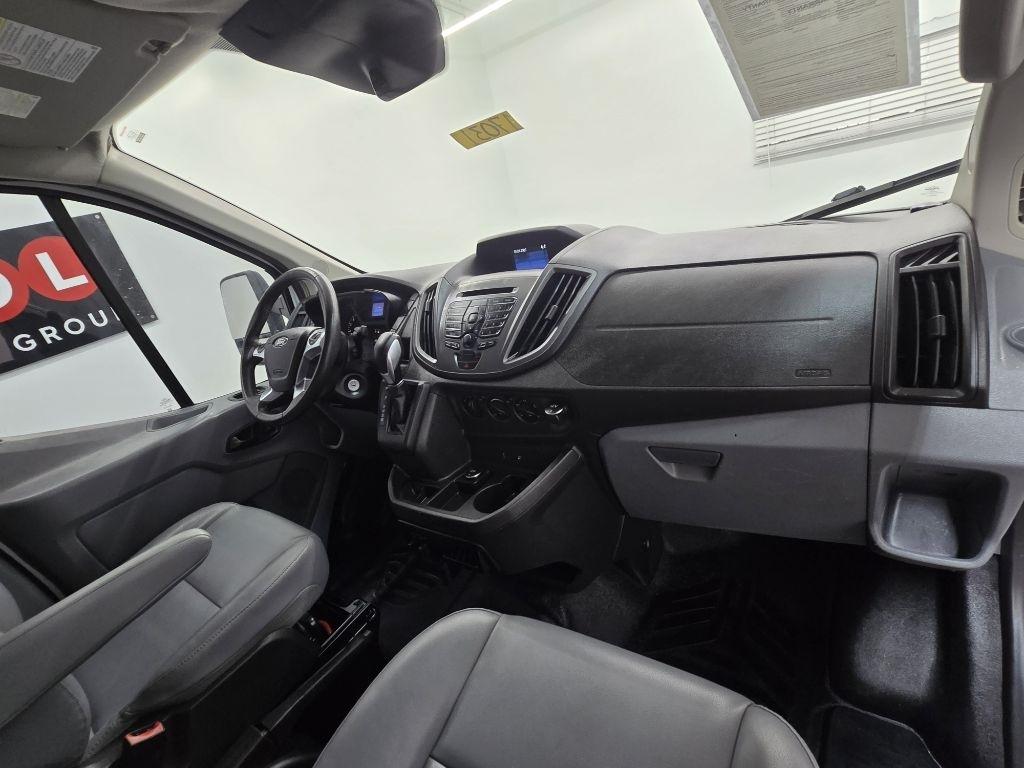 Ford Transit 350 Van Low Roof w/Sliding Pass. 148-in. WB 2015