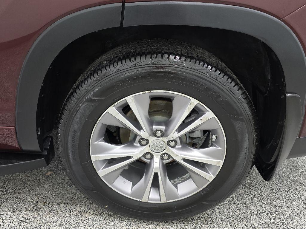 Toyota Highlander XLE FWD V6 2015