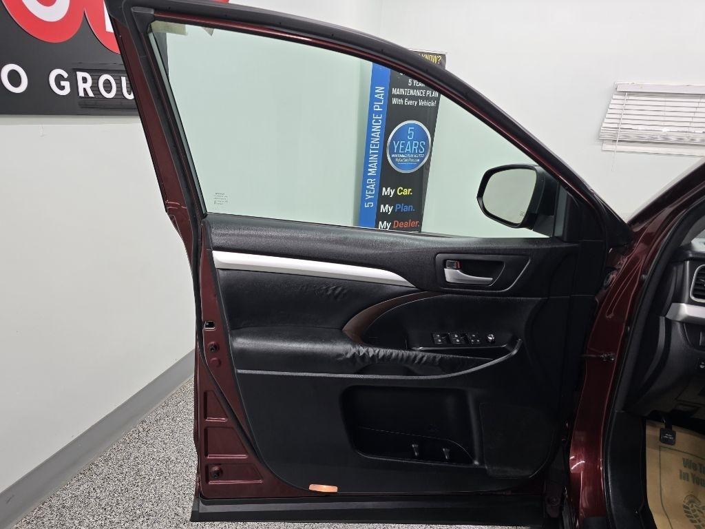 Toyota Highlander XLE FWD V6 2015