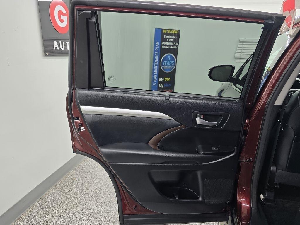 Toyota Highlander XLE FWD V6 2015