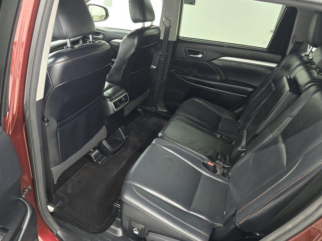 Toyota Highlander XLE FWD V6 2015