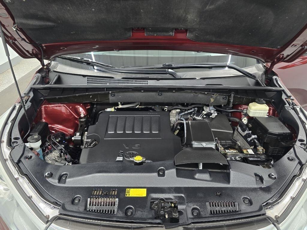 Toyota Highlander XLE FWD V6 2015