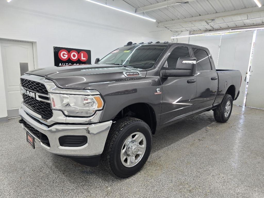 RAM 2500 Tradesman Crew Cab SWB 4WD 2023