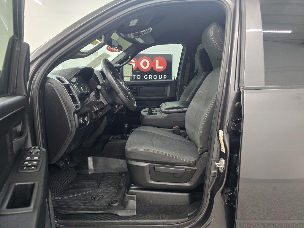 RAM 2500 Tradesman Crew Cab SWB 4WD 2023