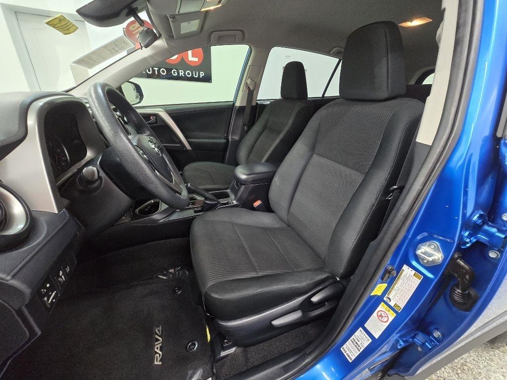 Toyota RAV4 LE FWD 2018