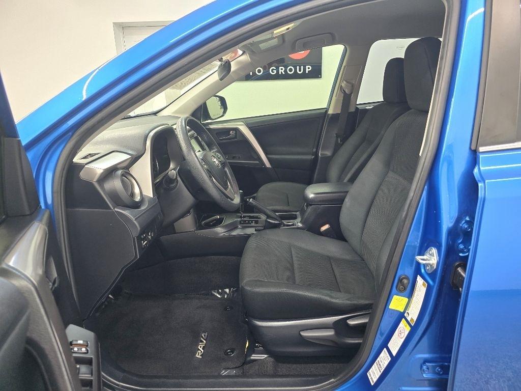 Toyota RAV4 LE FWD 2018