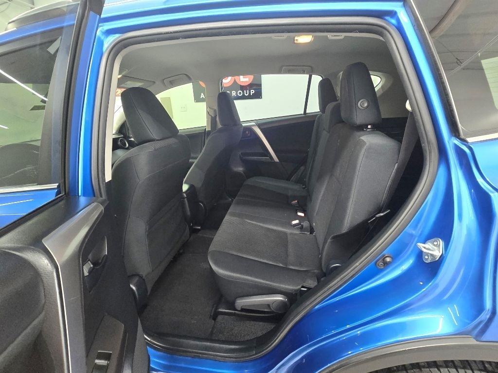 Toyota RAV4 LE FWD 2018