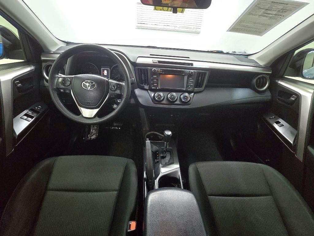 Toyota RAV4 LE FWD 2018