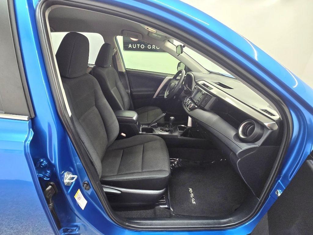 Toyota RAV4 LE FWD 2018