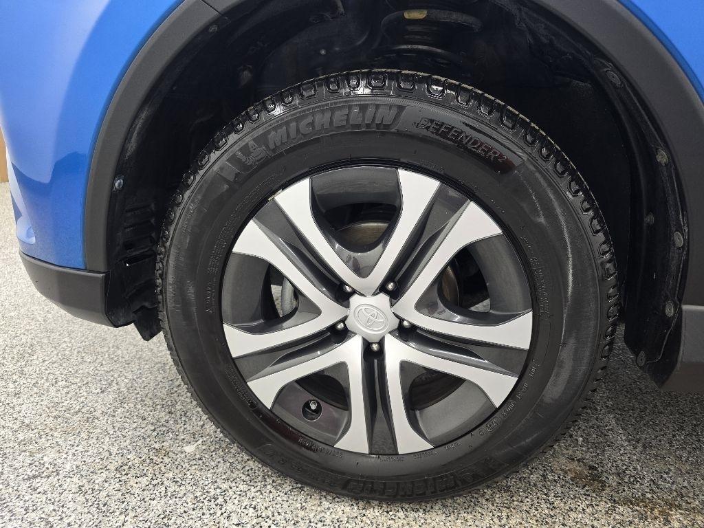 Toyota RAV4 LE FWD 2018