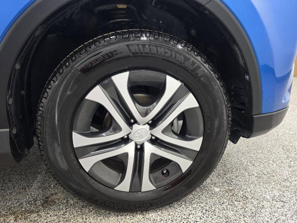 Toyota RAV4 LE FWD 2018