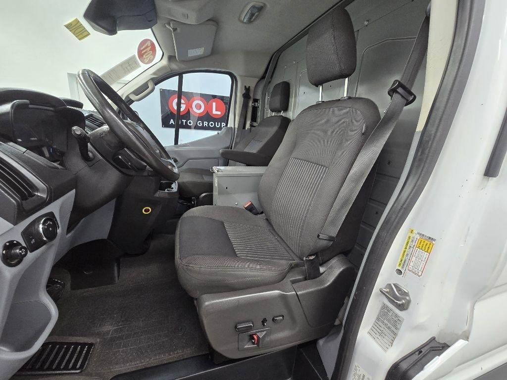 Ford Transit 250 Van Low Roof w/Sliding Pass. 130-in. WB 2017