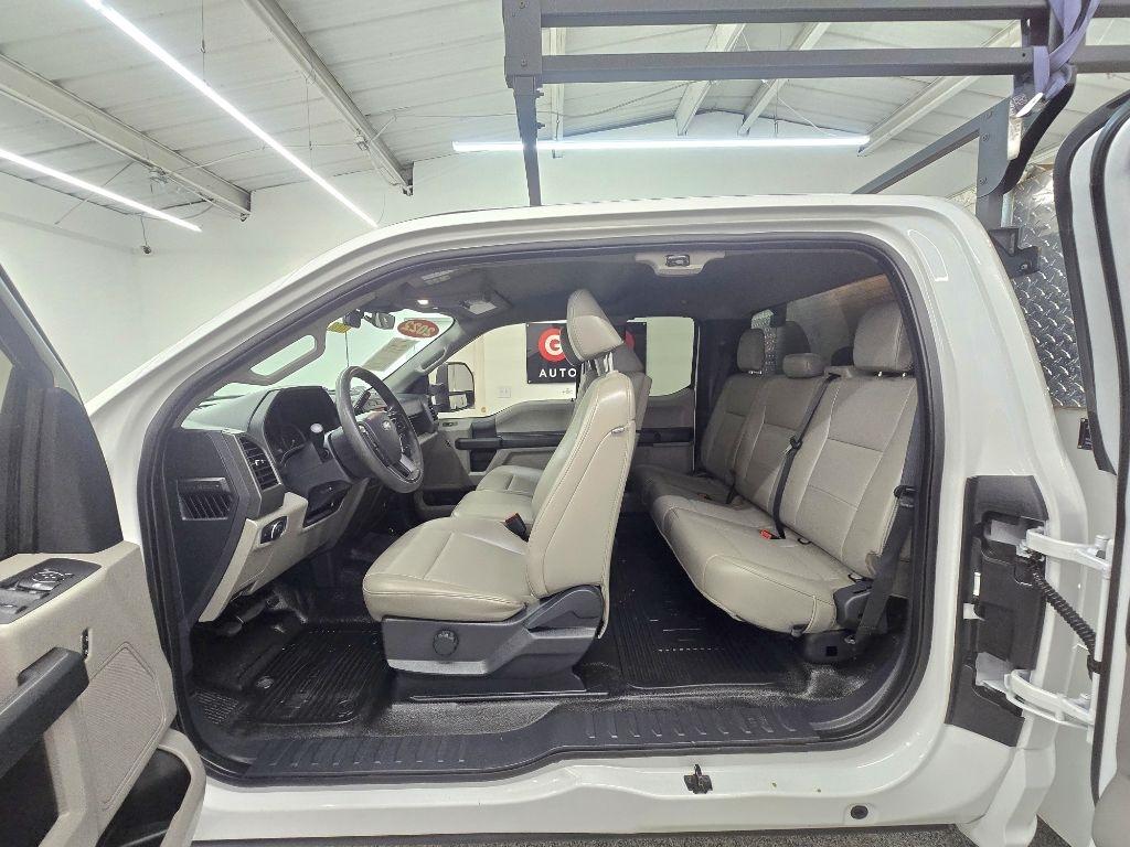 Ford F-350 SD XLT SuperCab Long Bed 2WD 2022