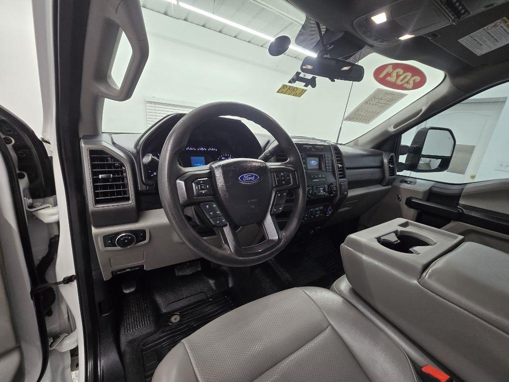 Ford F-250 SD Lariat Crew Cab 2WD 2021