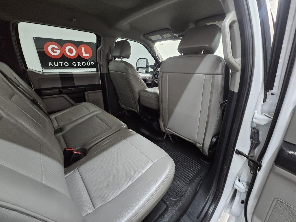 Ford F-250 SD Lariat Crew Cab 2WD 2021