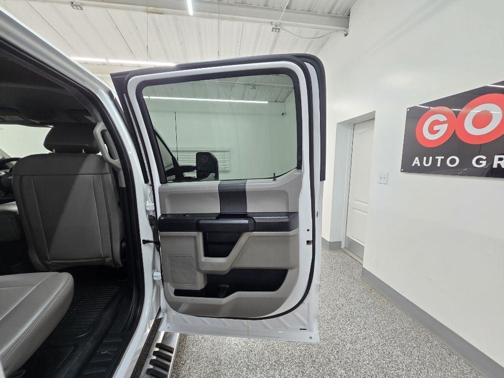 Ford F-250 SD Lariat Crew Cab 2WD 2021