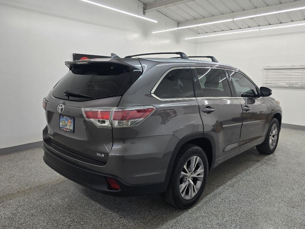 Toyota Highlander XLE FWD V6 2015