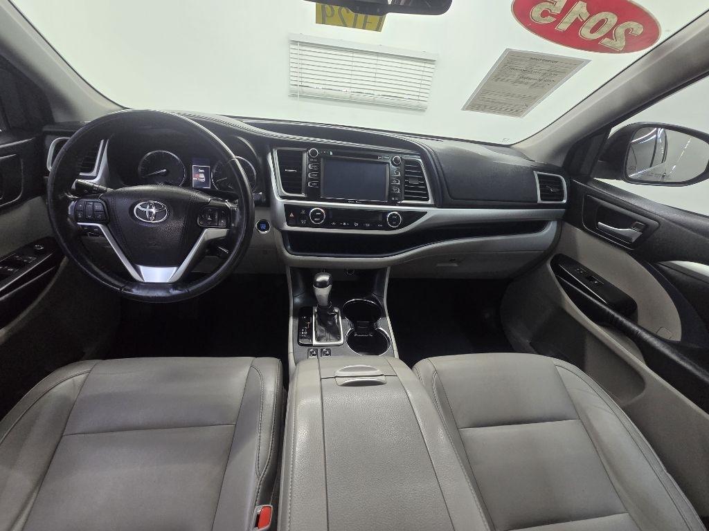 Toyota Highlander XLE FWD V6 2015