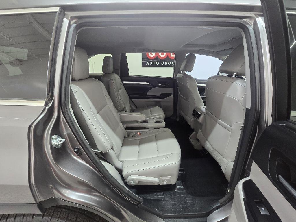 Toyota Highlander XLE FWD V6 2015