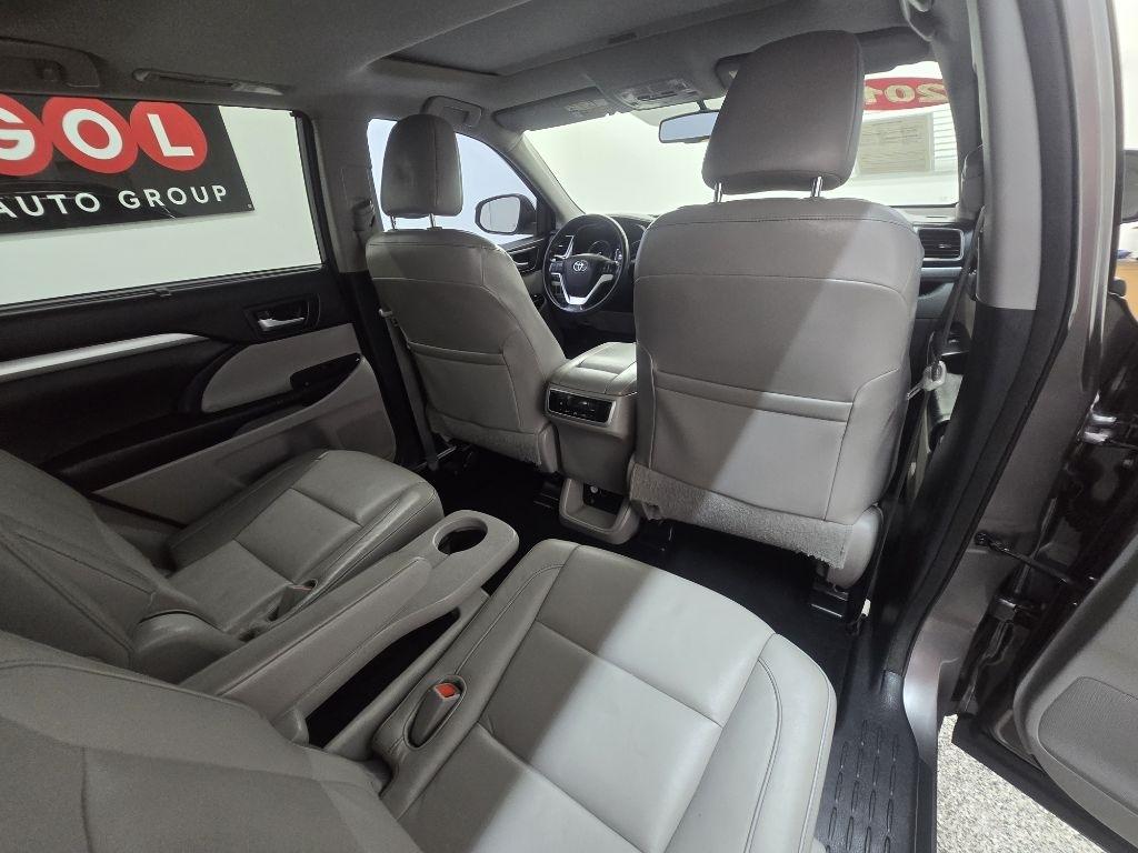 Toyota Highlander XLE FWD V6 2015