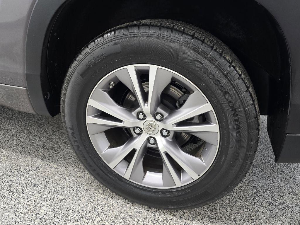 Toyota Highlander XLE FWD V6 2015