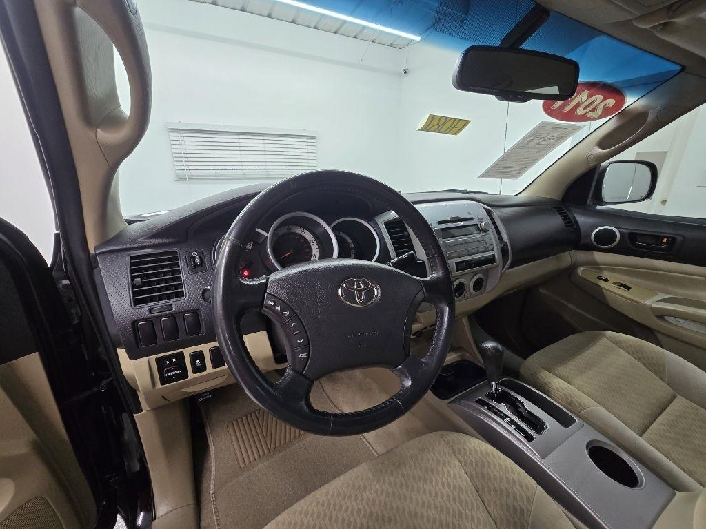 Toyota Tacoma PreRunner Double Cab Auto 2WD 2011