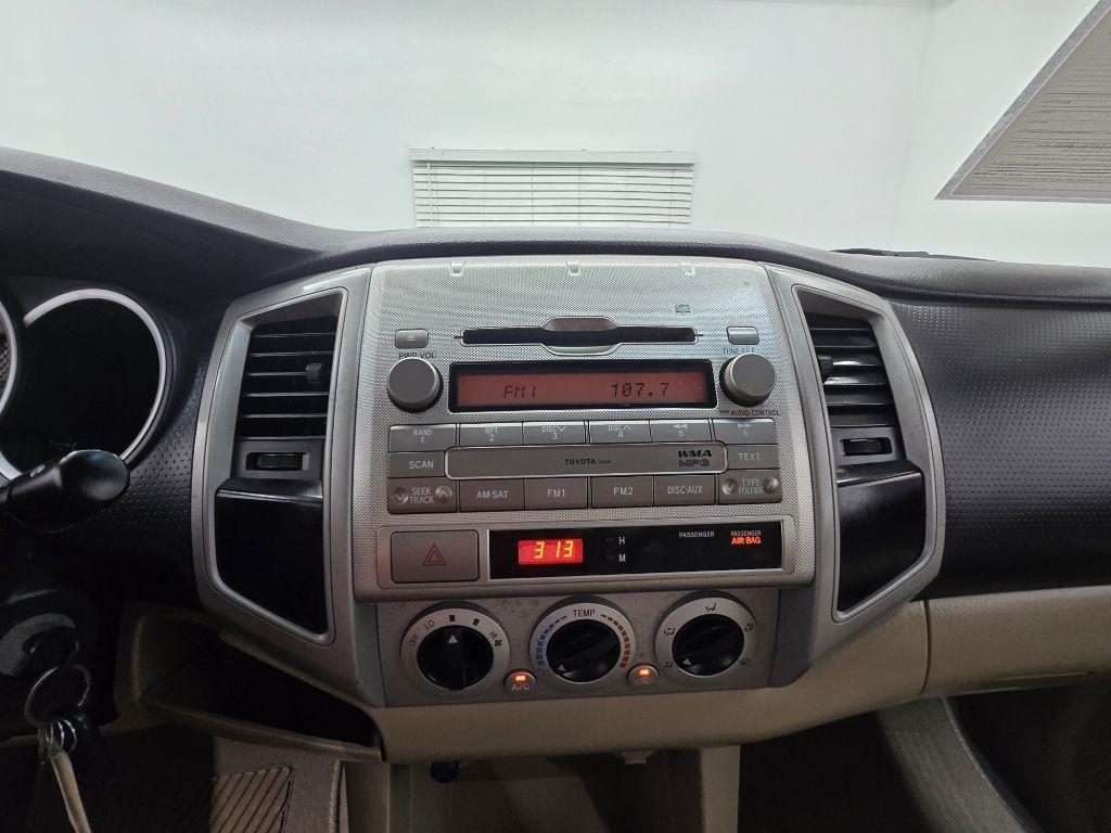 Toyota Tacoma PreRunner Double Cab Auto 2WD 2011