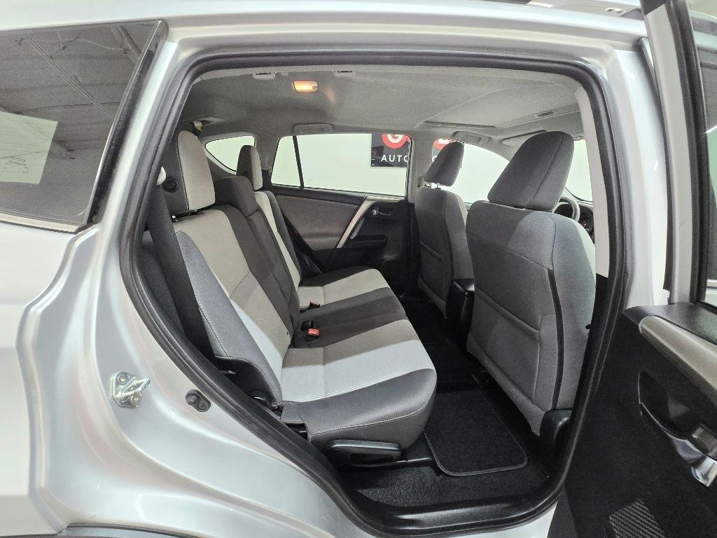 Toyota RAV4 XLE FWD 2015