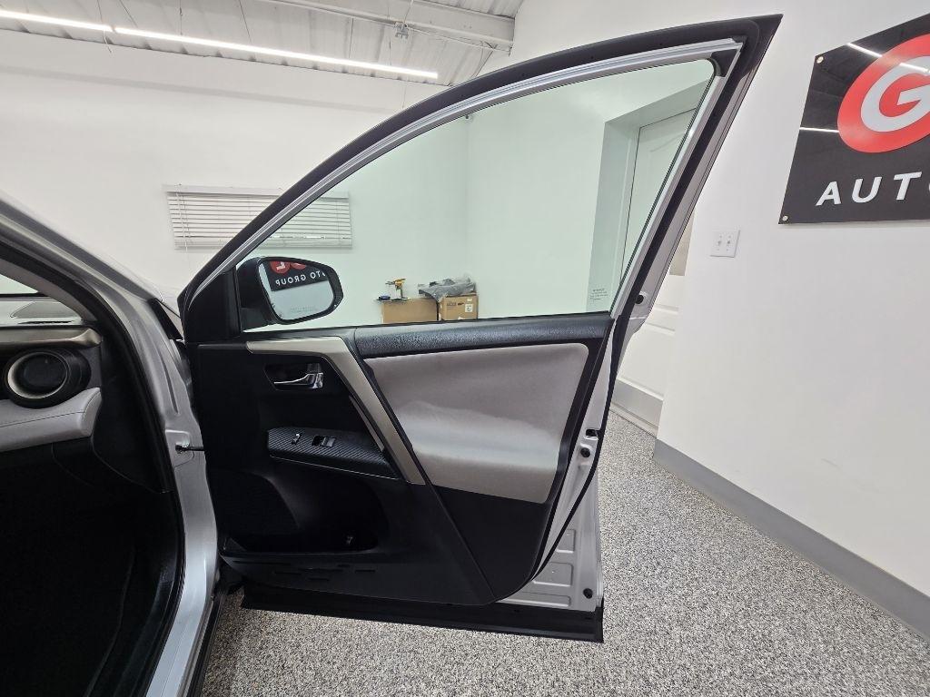 Toyota RAV4 XLE FWD 2015