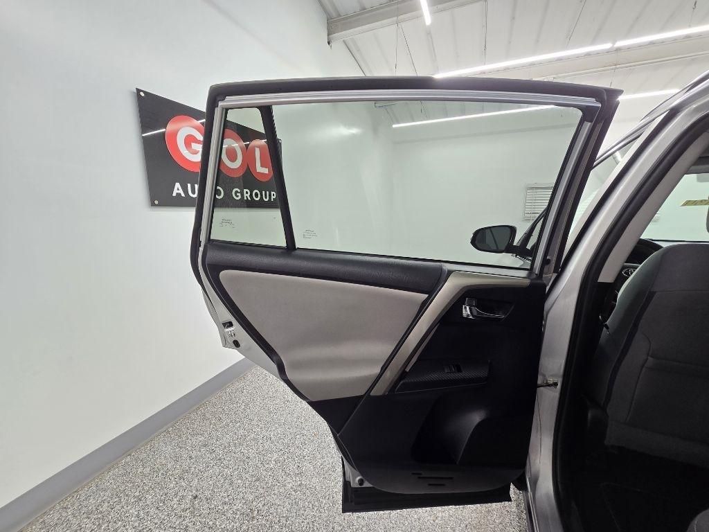 Toyota RAV4 XLE FWD 2015