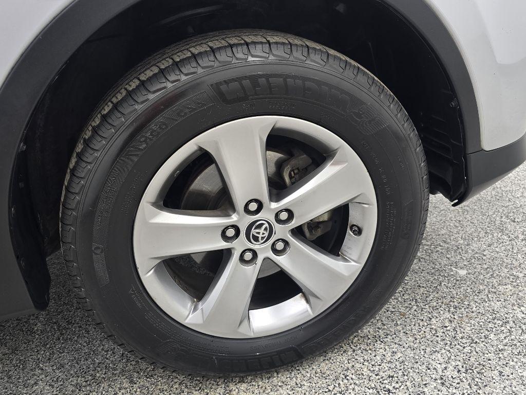 Toyota RAV4 XLE FWD 2015