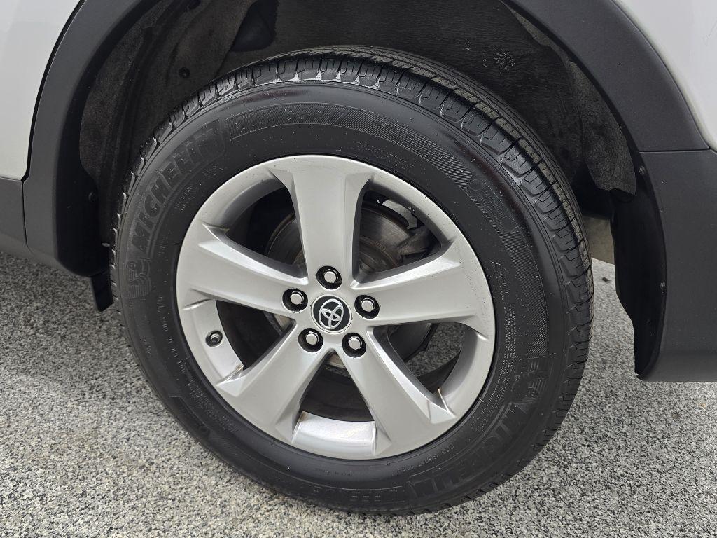 Toyota RAV4 XLE FWD 2015