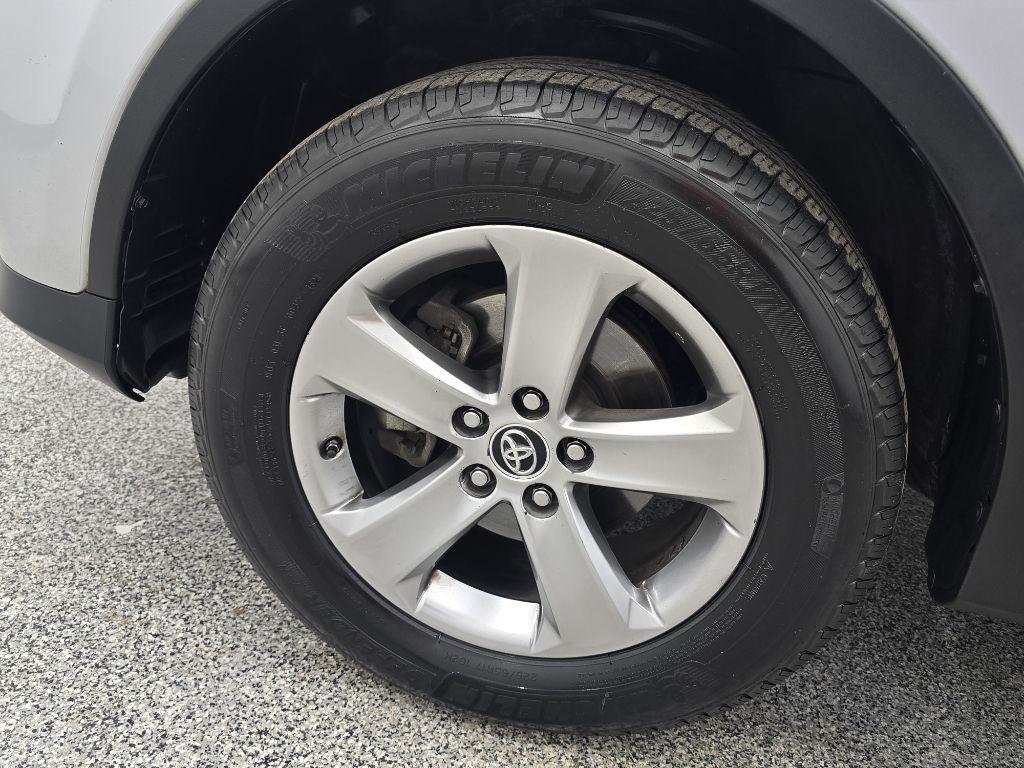 Toyota RAV4 XLE FWD 2015