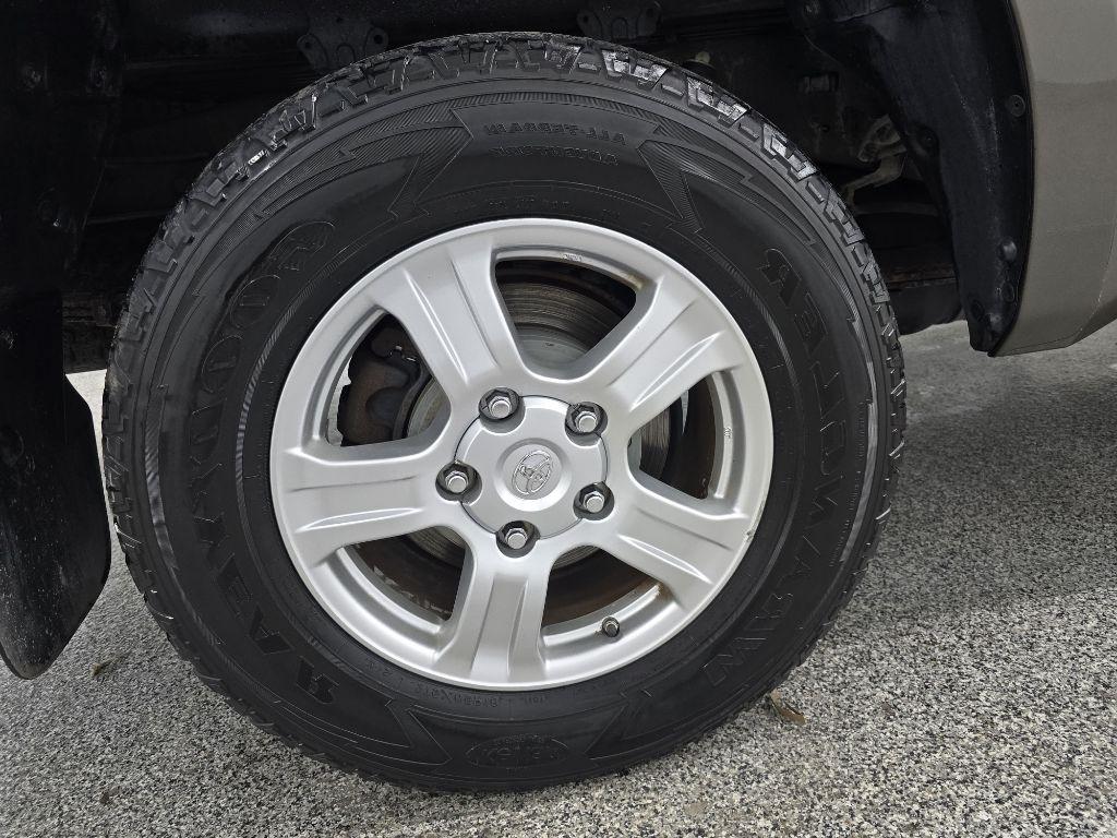 Toyota Tundra SR5 CrewMax 5.7L 2WD 2008