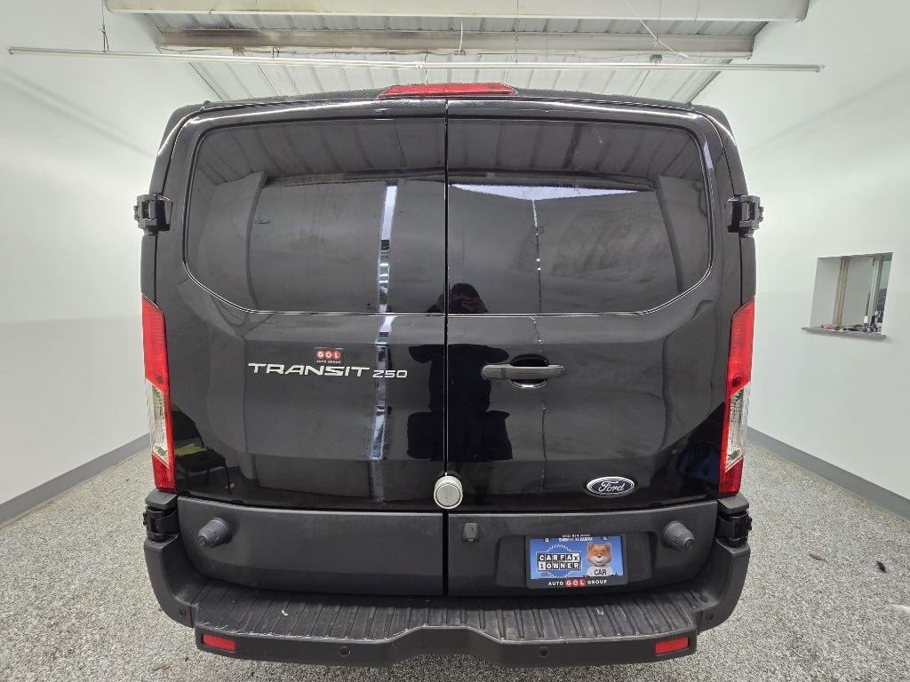 Ford Transit 250 Van Low Roof w/Sliding Pass. 148-in. WB 2016