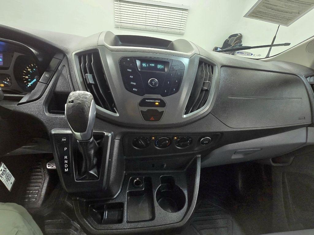 Ford Transit 250 Van Low Roof w/Sliding Pass. 148-in. WB 2016