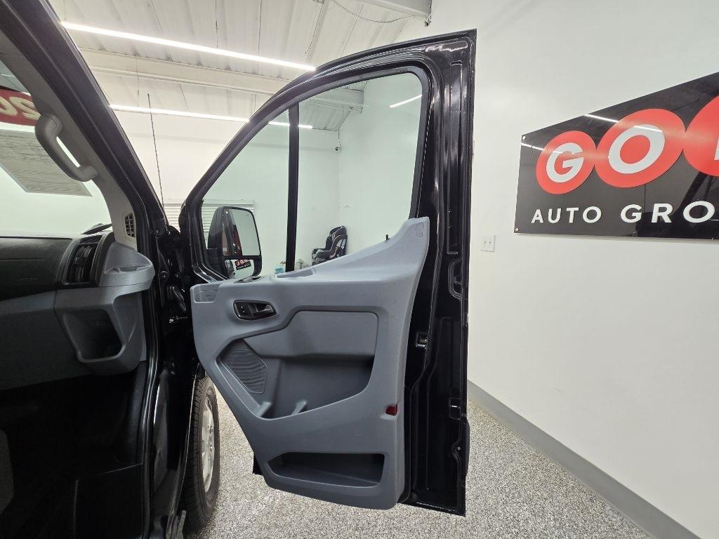 Ford Transit 250 Van Low Roof w/Sliding Pass. 148-in. WB 2016