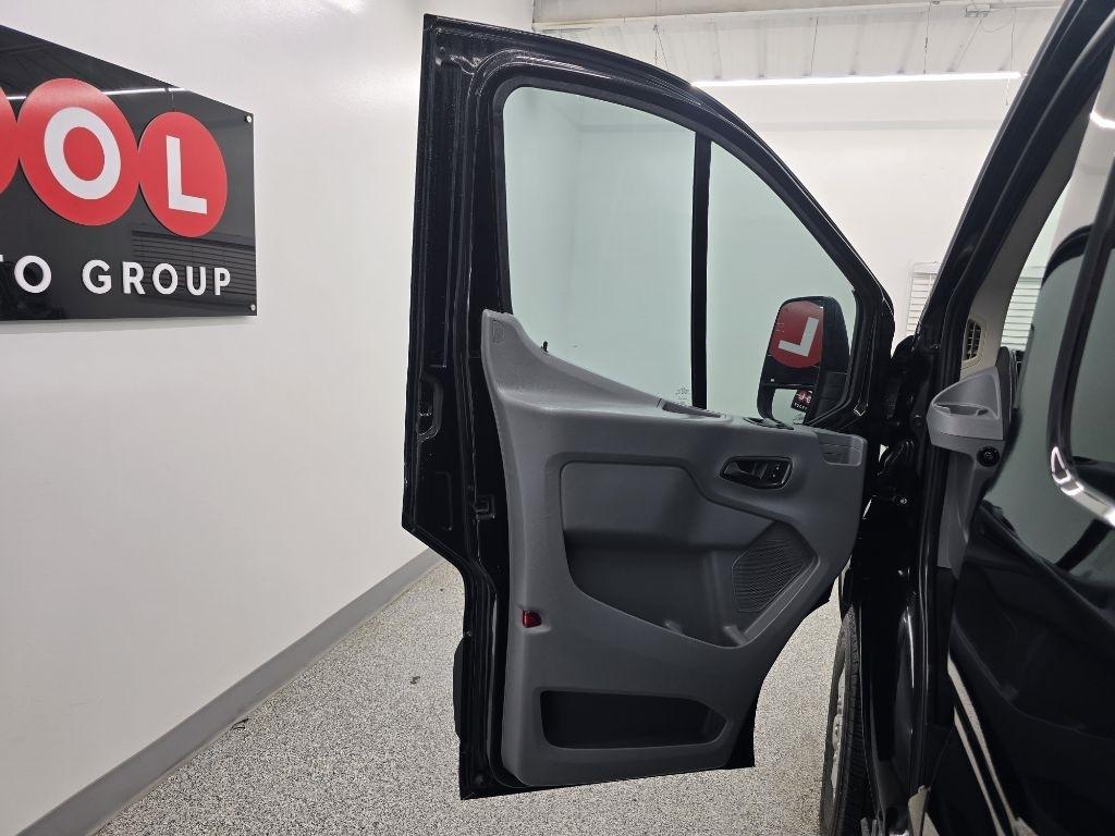 Ford Transit 250 Van Low Roof w/Sliding Pass. 148-in. WB 2016