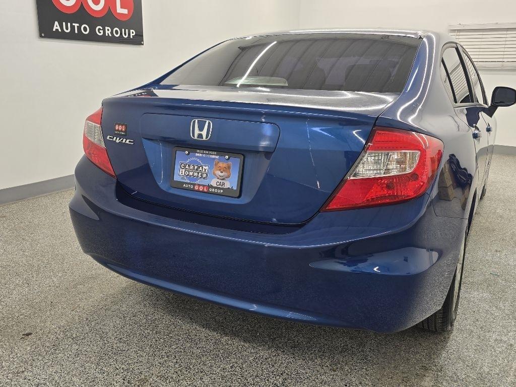 Honda Civic LX Sedan 5-Speed AT 2012