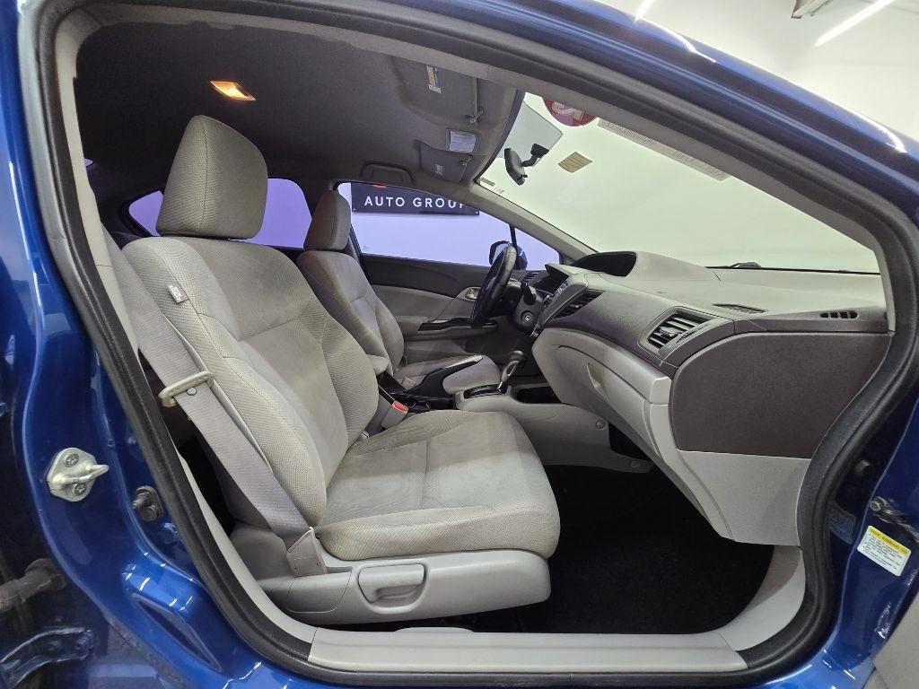 Honda Civic LX Sedan 5-Speed AT 2012