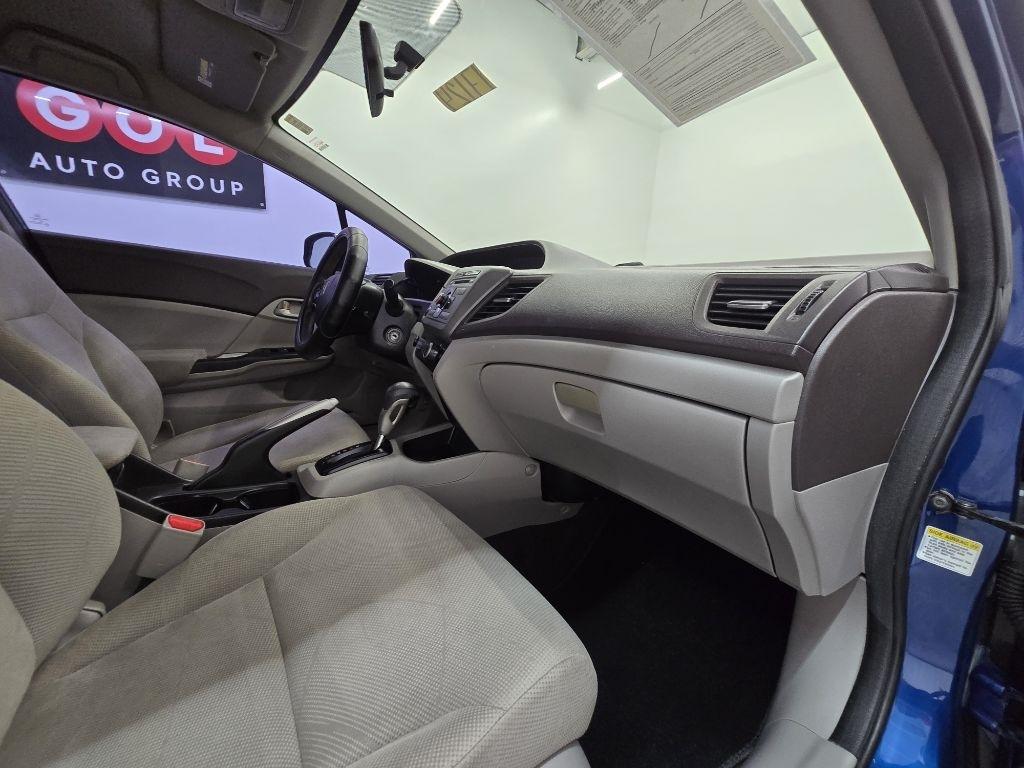 Honda Civic LX Sedan 5-Speed AT 2012