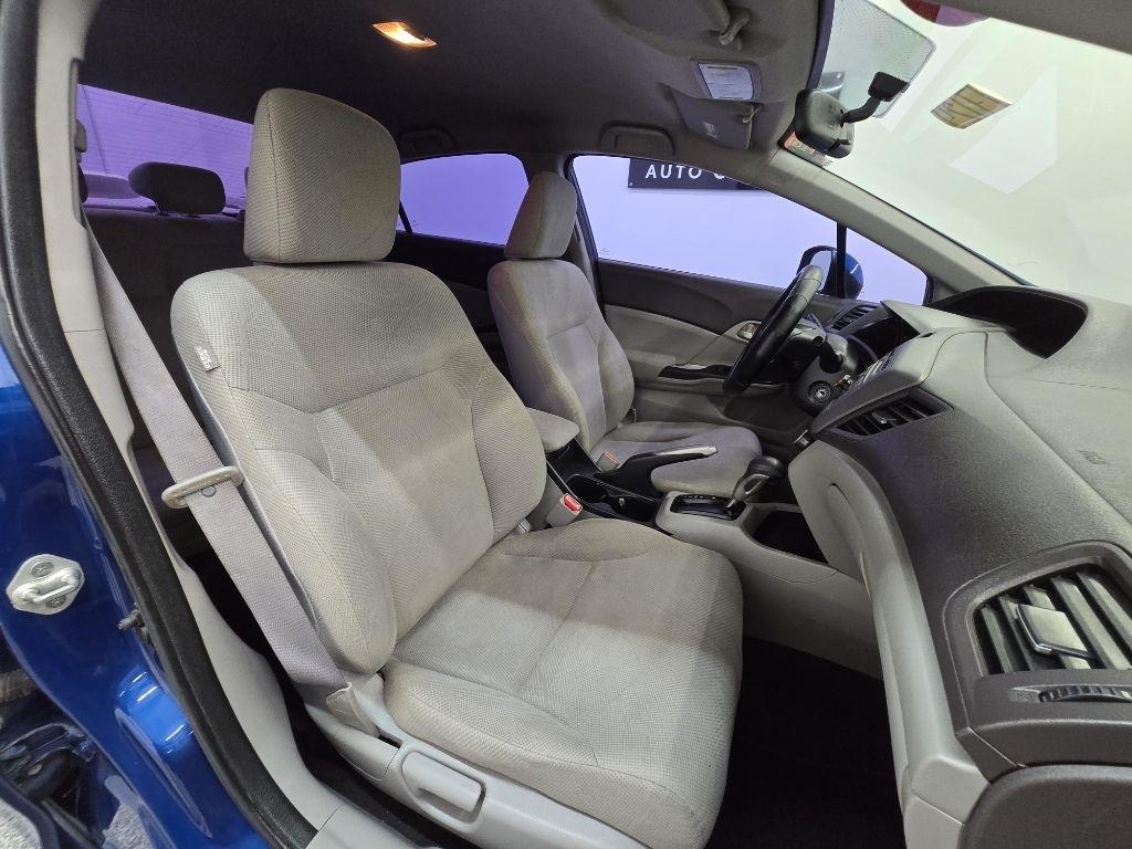 Honda Civic LX Sedan 5-Speed AT 2012