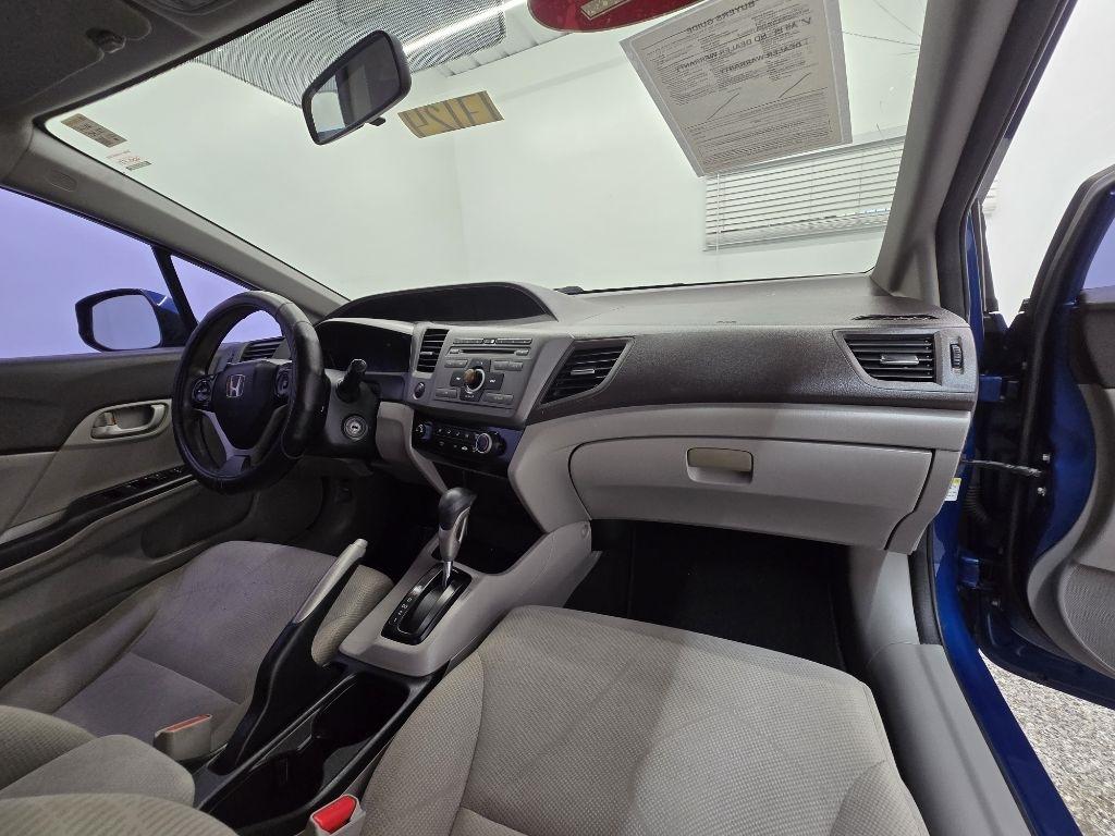 Honda Civic LX Sedan 5-Speed AT 2012