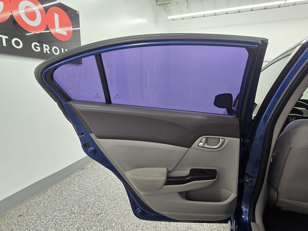 Honda Civic LX Sedan 5-Speed AT 2012