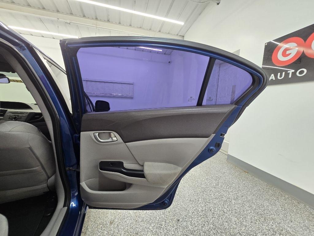 Honda Civic LX Sedan 5-Speed AT 2012