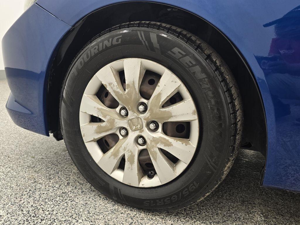 Honda Civic LX Sedan 5-Speed AT 2012