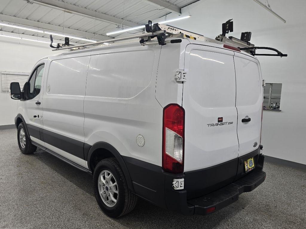 Ford Transit 250 Van Low Roof w/Sliding Pass. 130-in. WB 2016