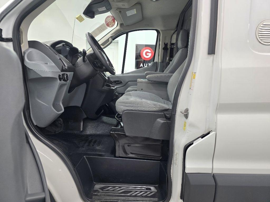 Ford Transit 250 Van Low Roof w/Sliding Pass. 130-in. WB 2016